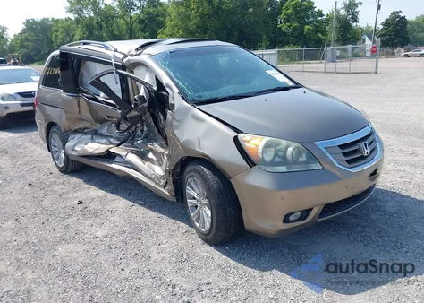 2008 Honda Odyssey Touring z USA, uszkodzony, nr VIN 5FNRL38858B097302